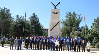 Diyarbakır'da infaz personeli günü şehitlikte anıldı