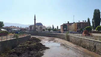 Sivas’ta kuruyan ırmak yağışlarla eski günlerine döndü
