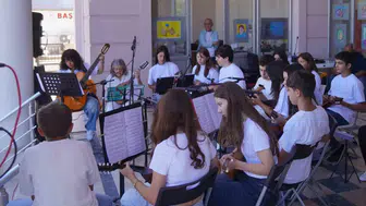 Ayvalıklı genç müzisyenler sahne tozunu attırdı
