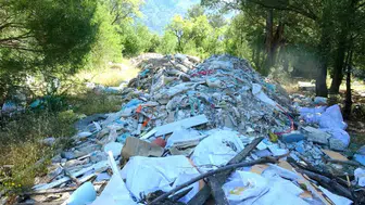 Muğla’da ormanlar inşaat atıklarıyla doldu