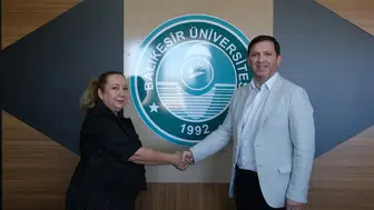 Balıkesir Üniversitesi Tıp Fakültesi yönetiminde bayrak değişimi yaşandı