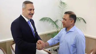 Hakan Fidan Bangladeş yönetiminin yeni lideriyle görüştü