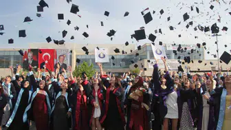 Ordu’da 3 bin 200 genç kep fırlatarak mezuniyetini kutladı