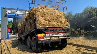Kocaeli’de seyir halindeki TIR alev aldı ve mahalle tahliye edildi