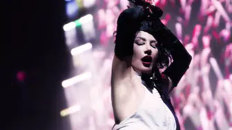 Hande Yener sağlık durumuyla ilgili çıkan iddialara sert çıktı