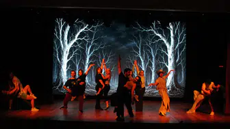 Addams Ailesi üniversiteli gençlerin yorumuyla sahnede