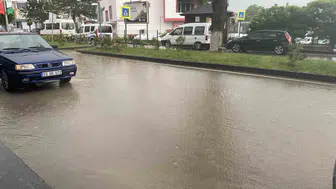 Samsun Kavak'ta şiddetli sağanak hayatı felç etti