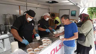 Denizli'de Muharrem bereketi 10 bin porsiyonla sokaklara taştı