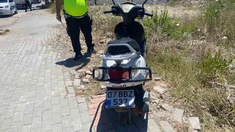 Gazipaşa kavşağında motosiklet ve kamyonet çarpıştı