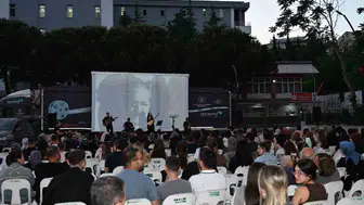 Manisa Demirci Gezen Sinema Tırı ile şenlendi