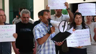 Konyaaltı Belediyesi çalışanları iki yıldır ödenmeyen alacakları için sokağa indi