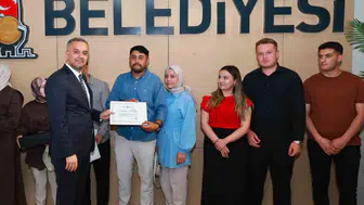 Onikişubat’ta evlilik okulunu bitiren 50 çifte mezuniyet belgesi verildi