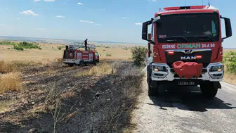 Edirne Süloğlu’nda hasat zamanı tarla yangını korkuttu