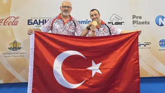 İzmirli Alper Öztürk dünya şampiyonasını dört altınla domine etti
