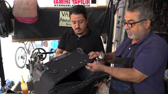 Osmaniyeli Aile 88 Yıldır Ayakkabı Tamir Ederek Geçiniyor