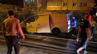 Sahil yolunda hareket halindeki otomobil küle döndü