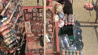 Kuşadası'nda 11 yaşındaki iki çocuk 100 bin liralık market soygunu yaptı