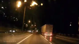 Bursa yolunda tır dehşeti trafiği kilitledi