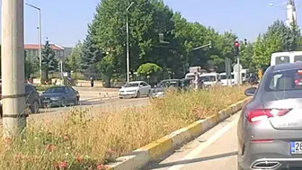 Eskişehir’de yol verme nezaketi kazayla sonuçlandı