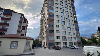 Niğde’de apartmanın onuncu katından düşen genç yaşamını yitirdi