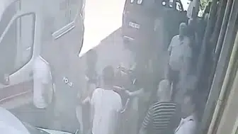 İnebolu'da tamir yaptığı otomobilin altında kalan usta ağır yaralandı