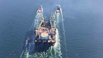 Dev vinç Çanakkale Boğazı’nı kilitledi