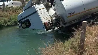 Şanlıurfa’da iki ağır araç kanala uçtu