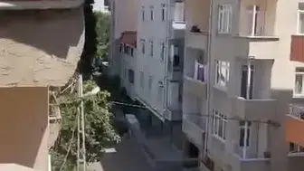 Pendik'te çatı tamiri kabusa döndü