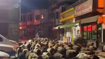 Tokat sokaklarında gece yarısı koyun sürüsü trafiği durdurdu