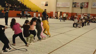 Bitlis'te ekran başından kalkan çocuklar sahada yarıştı