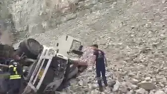 Erzurum’da kontrolden çıkan tır dehşeti 1 ölü 2 yaralı