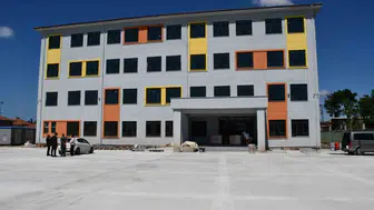 Yeniçiftlik yeni okuluna kavuşuyor