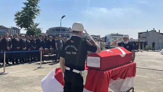 Gebze Adliyesi’nde savcı Ayhan Uyumaz için veda töreni