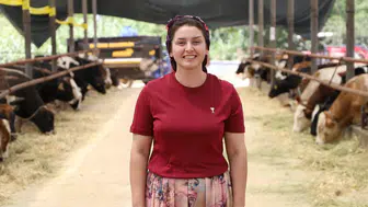 İzmirli kadın eşinin mirasını 120 büyükbaşla ayakta tutuyor