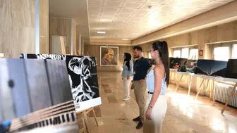 Hastane koridorlarında sanatla kadın sağlığına dikkat çekiliyor