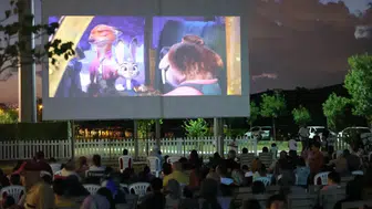 Kartepe’de çocuklar için açık hava sinema sezonu açıldı