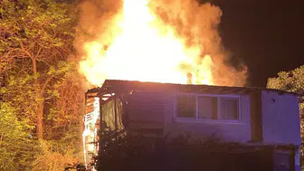 Amasya'da gece yarısı çıkan yangın evi küle çevirdi