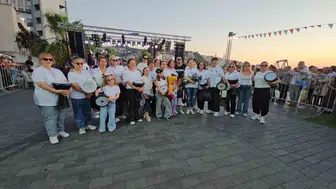 Zonguldak sokaklarında 55 kadından dev ritim şovu
