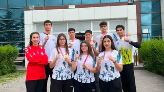 Kayserili sporcular kick boksta rakiplerini ringden sildi