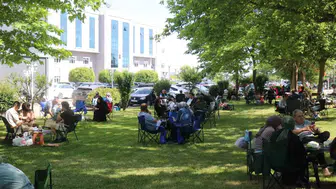 Sınav stresi kampüste pikniğe dönüştü