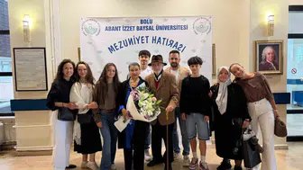 76 yaşında diplomasına kavuştu