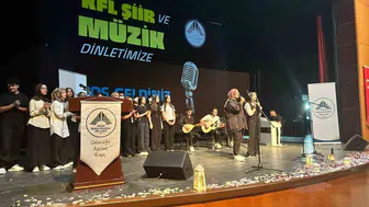 Kahtalı öğrenciler edebiyatla sahneye çıktı