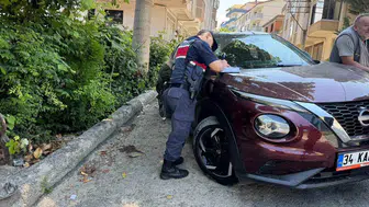 Zonguldak'ta yokuşta geri kayan otomobil ağaca çarptı