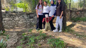 Manisalı öğrenciler okul bahçesini dev bir çiftliğe dönüştürdü