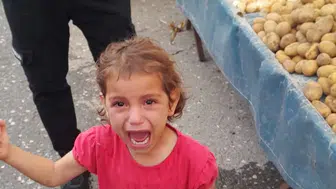 Malatya’da pazar yerinde kaybolan küçük çocuk zabıta sayesinde bulundu