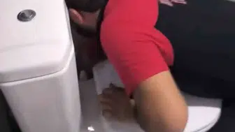Siirt'te lavabo borusunda mahsur kalan iki kedi kurtarıldı