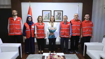 Bartın Kızılay ekibinden Vali Arslan’a ziyaret