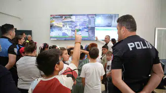 Afyonlu öğrenciler emniyeti yerinde öğrendi