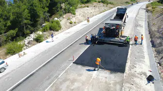 Demirci yol şantiyesine döndü 39 kilometrelik dev asfalt hamlesi