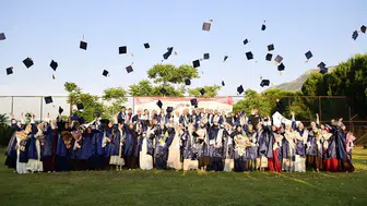 MCBÜ İlahiyat öğrencileri diplomalarını törenle aldı